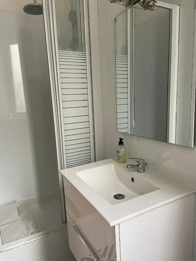 Residence Paradis Vichy 0*,  France